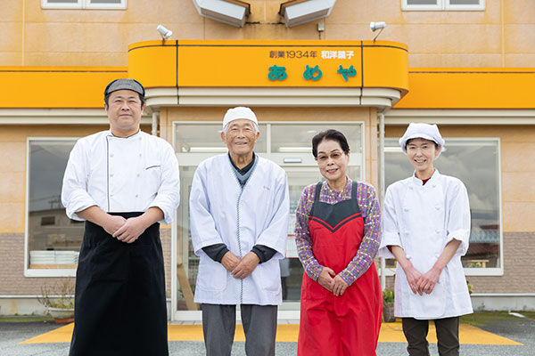 スタッフ集合写真