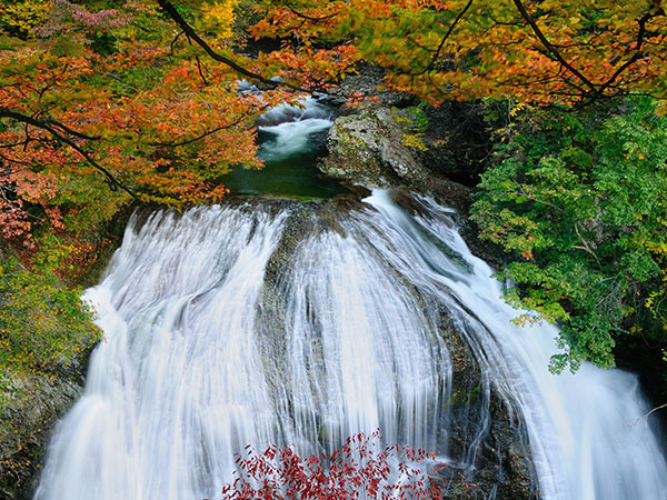 関山大滝の清涼な景色