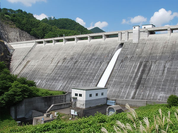 白水川ダム